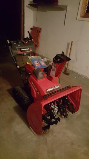 benefits of having HSS928AAT / HSS928AATD Two-stage 28" snowblower